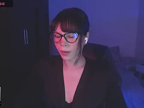 Snapshot of alien__show chatting on 8, 5, 2026 alien show online show from 8, 5, 2026