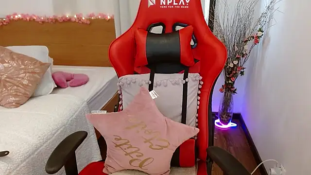 lucy luu  online show from 2, 12, 2024