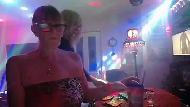 COUPLE4VOYEUR01 online show from 27, 9, 2025