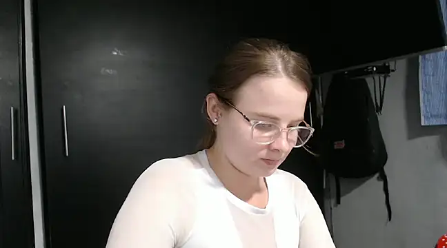 HellenMiyer1111 online show from 28, 2, 2025