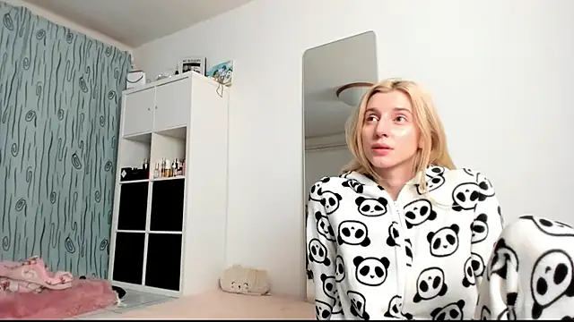 KenzieDawton online show from 10, 1, 2025