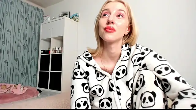 KenzieDawton online show from 27, 1, 2025