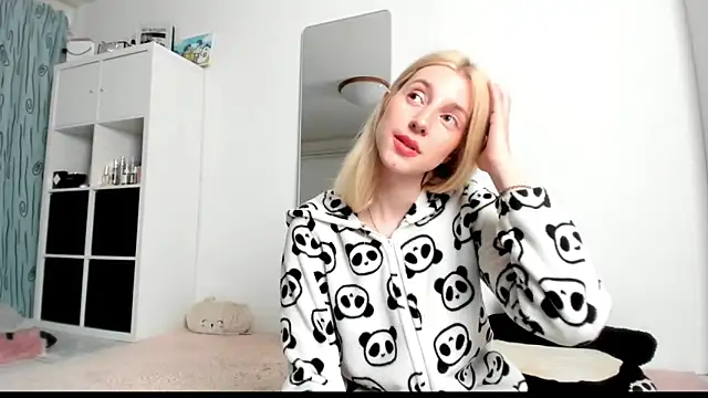 KenzieDawton online show from 12, 3, 2025