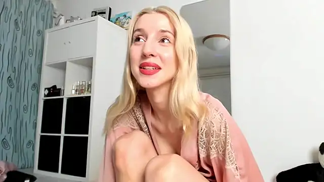 KenzieDawton online show from 8, 9, 2025