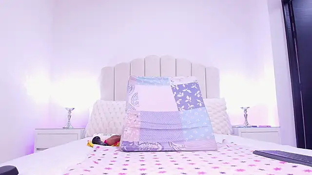 raven lilith  online show from 31, 10, 2025