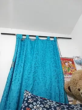 karlythothxh online show from 23, 4, 2026