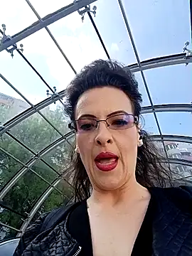 RebeccaNoble online show from 25, 4, 2026