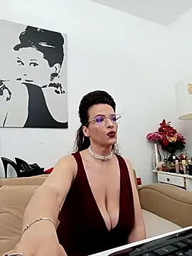 Snapshot of RebeccaNoble chatting on 8, 5, 2026 RebeccaNoble online show from 8, 5, 2026