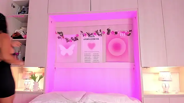 Snapshot of SophiaaStone chatting on 8, 2, 2025 SophiaaStone online show from 8, 2, 2025