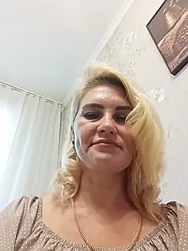 Snapshot of JennyOMay chatting on 10, 7, 2026 JennyOMay online show from 10, 7, 2026