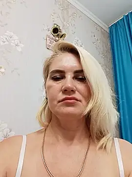 Snapshot of JennyOMay chatting on 11, 7, 2026 JennyOMay online show from 11, 7, 2026