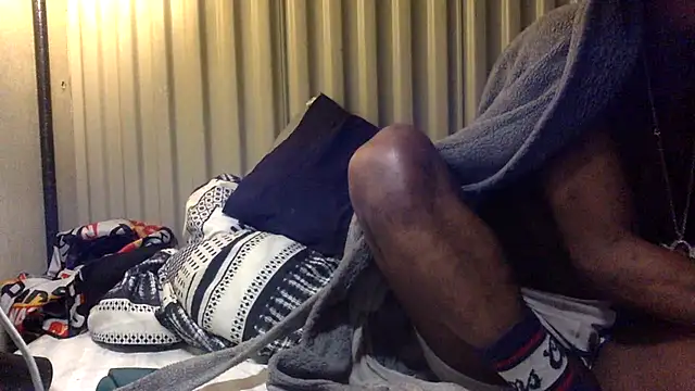 Maculine Stayr online show from 26, 1, 2025