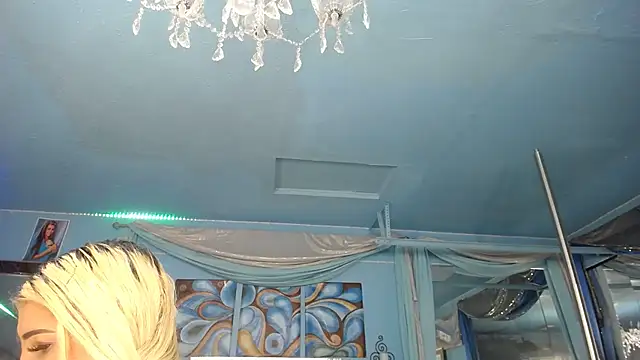 ADRIANNA FOX online show from 27, 4, 2026