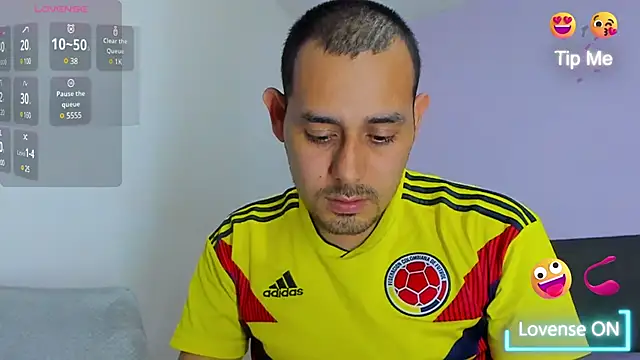 jhonyalzate2 online show from 13, 1, 2025