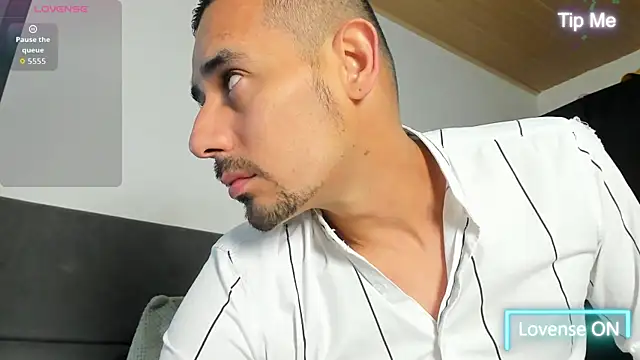 jhonyalzate2 online show from 28, 4, 2026