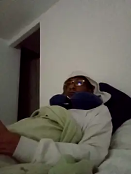 Snapshot of mellow_smoke chatting on 18, 1, 2026 mellow smoke online show from 18, 1, 2026