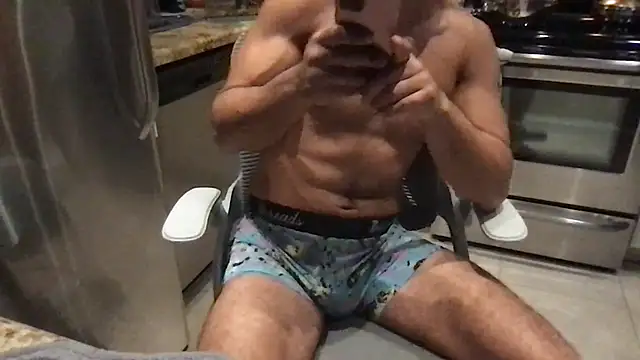 BigGuyMuscle online show from 5, 11, 2025