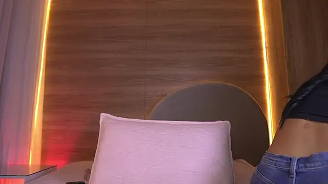 Snapshot of alexaa_walker chatting on 1, 6, 2026 alexaa walker online show from 1, 6, 2026
