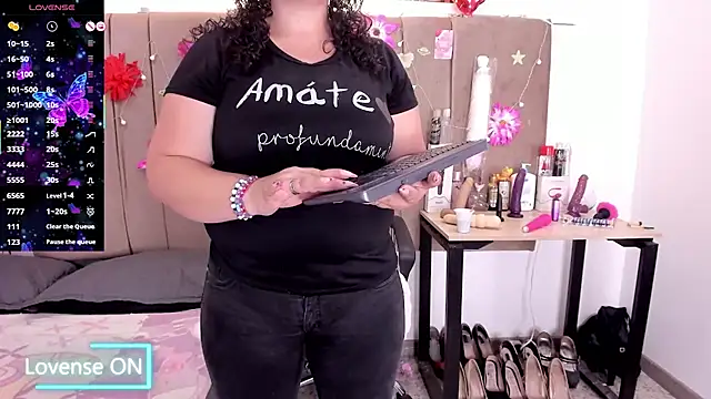 Zaly mature online show from 18, 9, 2025