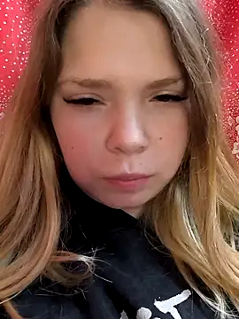 Zuli Kiska online show from 3, 12, 2025