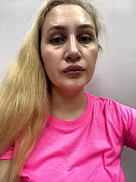 YourBlondee online show from 2, 12, 2024