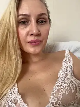 YourBlondee online show from 12, 2, 2025