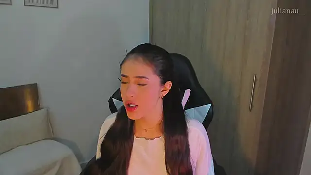 iriswest  online show from 13, 12, 2024