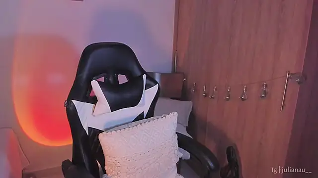 iriswest  online show from 16, 1, 2025