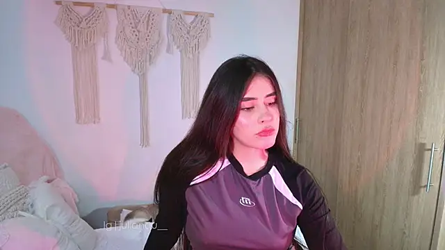 Snapshot of iriswest_ chatting on 8, 6, 2026 iriswest online show from 8, 6, 2026