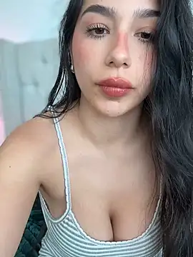 Snapshot of LoveLillyy chatting on 4, 3, 2025 LoveLillyy online show from 4, 3, 2025