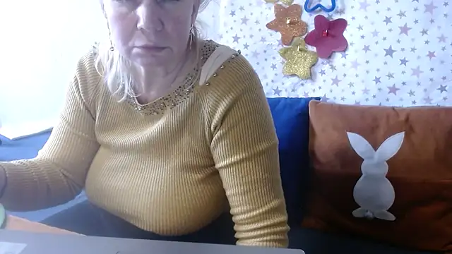 QueenLana online show from 23, 4, 2026