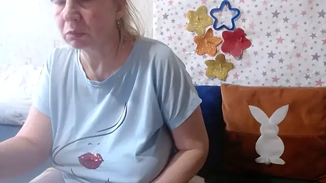 Snapshot of QueenLana chatting on 7, 6, 2026 QueenLana online show from 7, 6, 2026