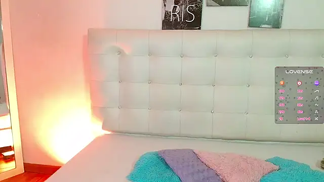 Snapshot of hornystepmommy chatting on 20, 12, 2024 hornystepmommy online show from 20, 12, 2024