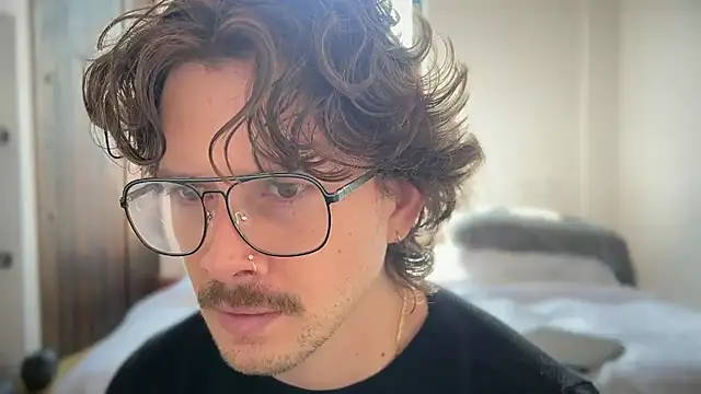 mcklister kinky feets online show from 26, 4, 2026