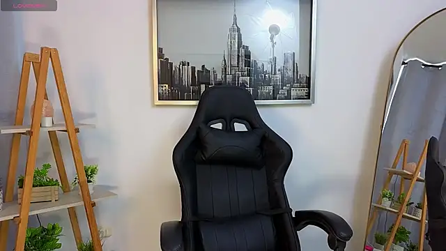 bella  adams online show from 9, 10, 2025