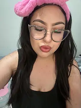 Snapshot of MileyGia chatting on 15, 5, 2026 MileyGia online show from 15, 5, 2026