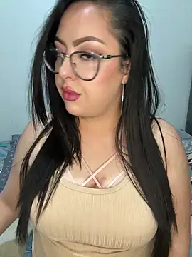 Snapshot of MileyGia chatting on 27, 5, 2026 MileyGia online show from 27, 5, 2026