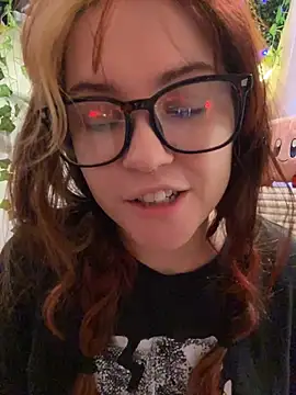 JennKenobi online show from 28, 7, 2026