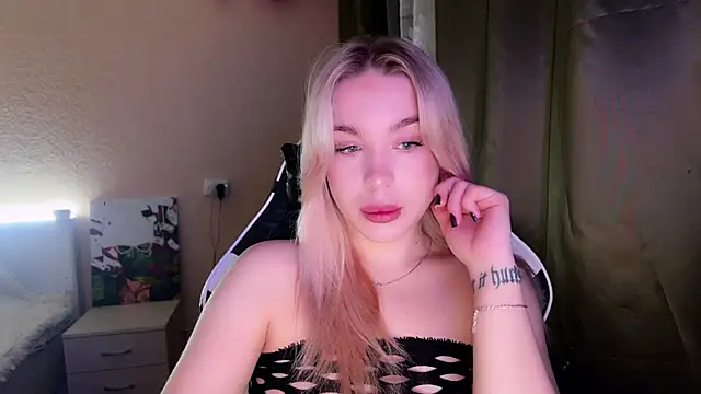 ariashaa online show from 6, 11, 2025