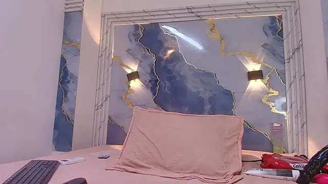 lorrayne  online show from 13, 9, 2025