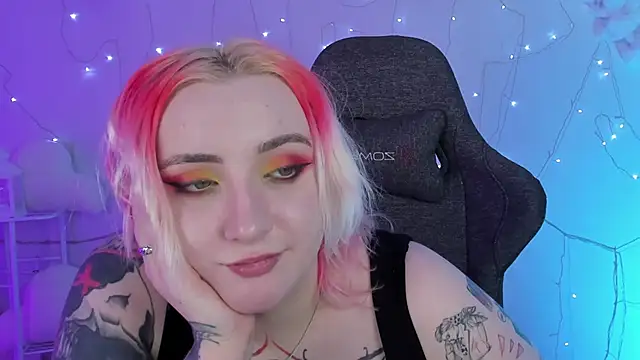 Snapshot of AsheLucker chatting on 6, 2, 2025 AsheLucker online show from 6, 2, 2025