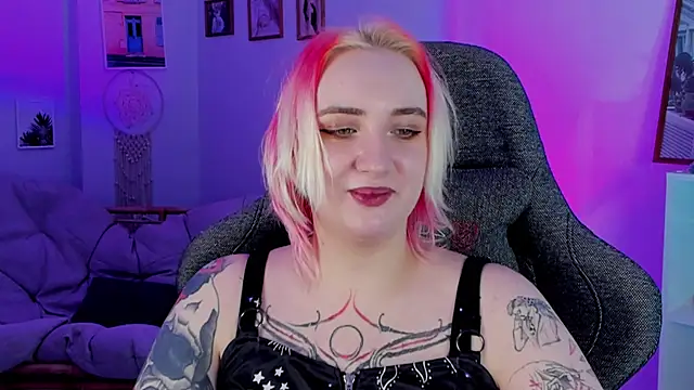 Snapshot of AsheLucker chatting on 12, 2, 2025 AsheLucker online show from 12, 2, 2025