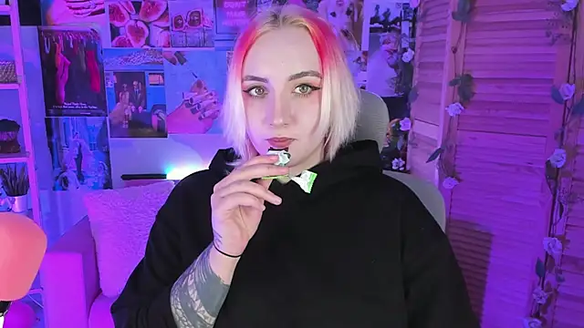 Snapshot of AsheLucker chatting on 13, 2, 2025 AsheLucker online show from 13, 2, 2025