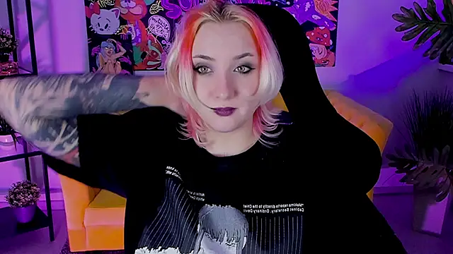 Snapshot of AsheLucker chatting on 7, 3, 2025 AsheLucker online show from 7, 3, 2025