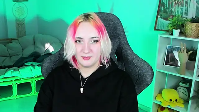 Snapshot of AsheLucker chatting on 10, 3, 2025 AsheLucker online show from 10, 3, 2025