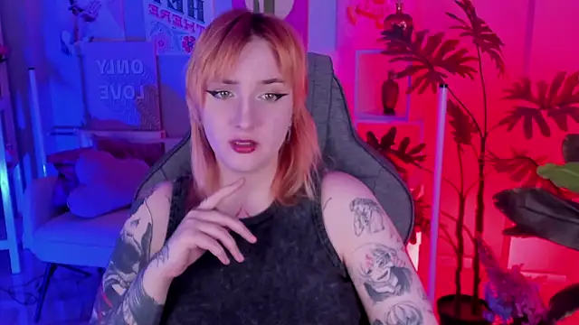 Snapshot of AsheLucker chatting on 23, 9, 2025 AsheLucker online show from 23, 9, 2025