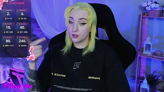 Snapshot of AsheLucker chatting on 2, 10, 2025 AsheLucker online show from 2, 10, 2025