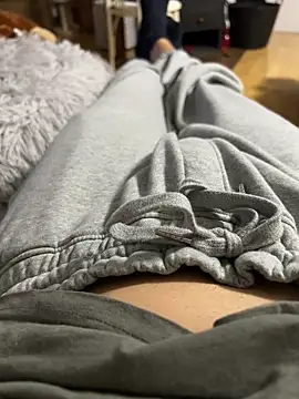 Snapshot of petuletra chatting on 28, 1, 2025 petuletra online show from 28, 1, 2025