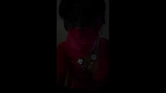 Snapshot of petuletra chatting on 7, 3, 2026 petuletra online show from 7, 3, 2026