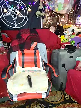 Snapshot of VelvetDiablo chatting on 31, 12, 2024 VelvetDiablo online show from 31, 12, 2024